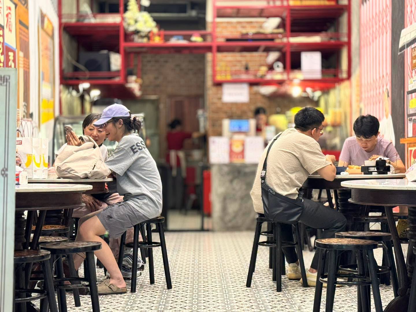 บรรยากาศภายในร้านสไตล์จีนวินเทจ